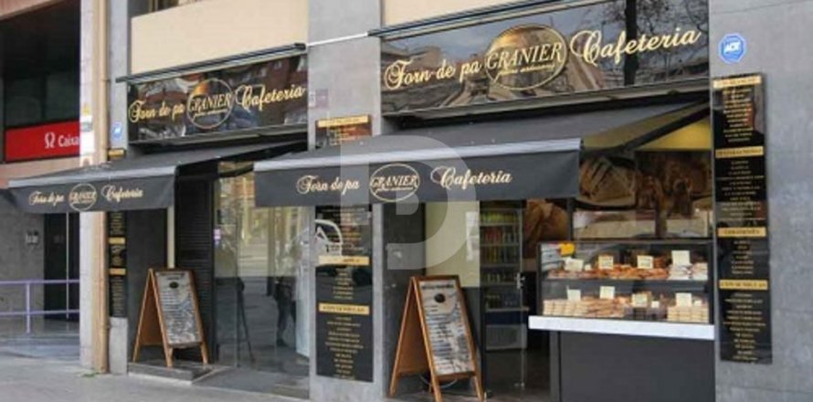 Cafetería / restaurante de 379 m² en venta en Barcelona, Cataluña, Spain № 5174