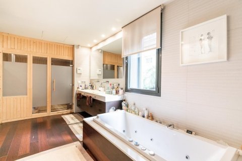 6 bedrooms apartment for sale in Barcelona, Catalonia, Spain № 1537 - photo 14