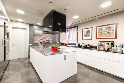6 bedrooms apartment for sale in Barcelona, Catalonia, Spain № 1537 - photo 9