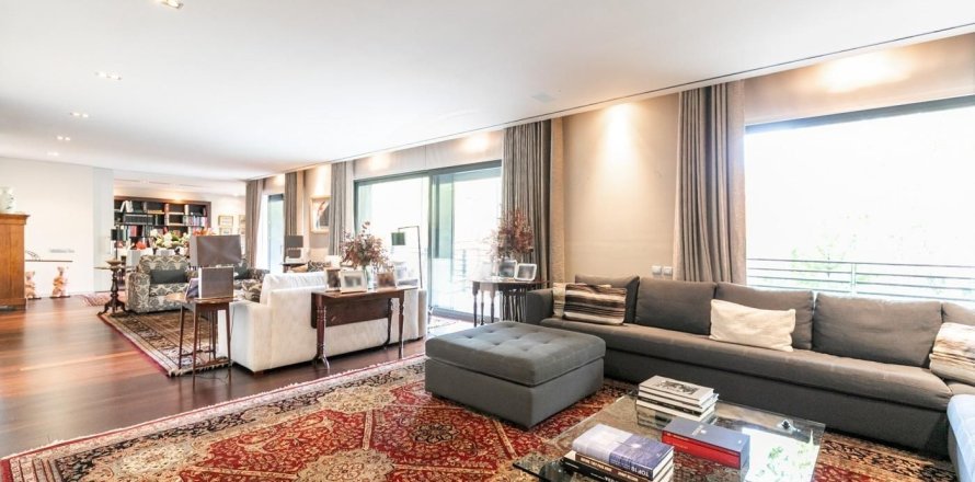 6 bedrooms apartment for sale in Barcelona, Catalonia, Spain № 1537