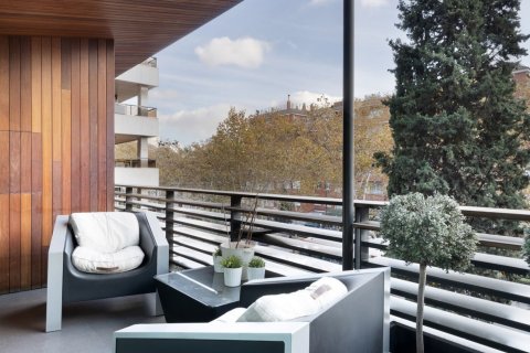 Apartamento de 6 dormitorios en venta en Barcelona, Cataluña, Spain № 1539 - foto 10