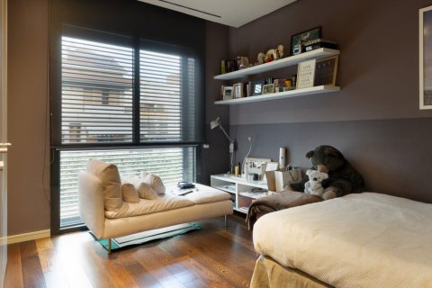 Apartamento de 6 dormitorios en venta en Barcelona, Cataluña, Spain № 1539 - foto 22