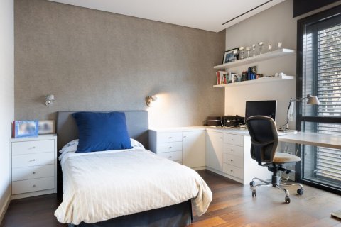 Apartamento de 6 dormitorios en venta en Barcelona, Cataluña, Spain № 1539 - foto 20