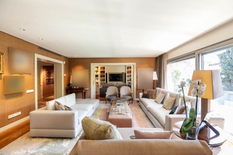 Apartamento de 5 dormitorios en venta en Barcelona, Cataluña, Spain № 1540