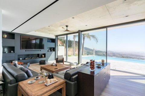 Сasa de 5 dormitorios en venta en Barcelona, Cataluña, Spain № 1541 - foto 5