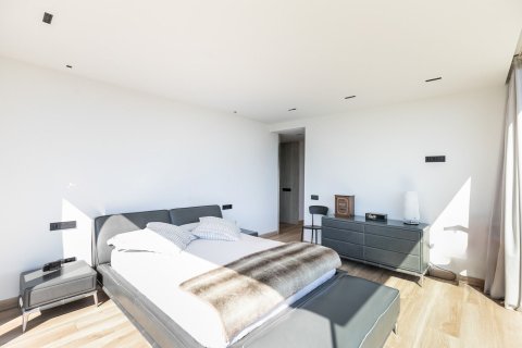 Сasa de 5 dormitorios en venta en Barcelona, Cataluña, Spain № 1541 - foto 12