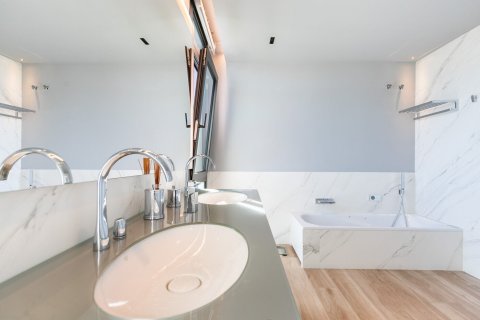 Сasa de 5 dormitorios en venta en Barcelona, Cataluña, Spain № 1541 - foto 13