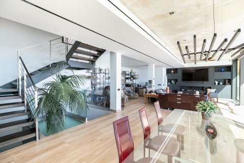 Сasa de 5 dormitorios en venta en Barcelona, Cataluña, Spain № 1541 - foto 8
