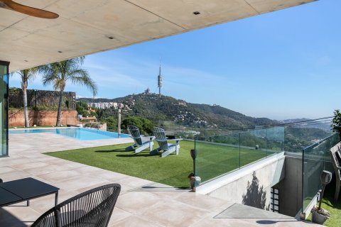 Сasa de 5 dormitorios en venta en Barcelona, Cataluña, Spain № 1541 - foto 2