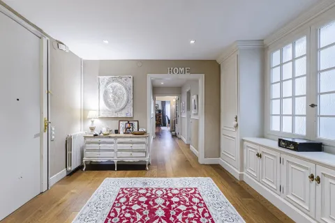 Apartamento de 4 dormitorios en venta en Barcelona, Cataluña, Spain № 1638 - foto 11