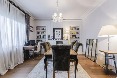 Apartamento de 4 dormitorios en venta en Barcelona, Cataluña, Spain № 1638 - foto 4