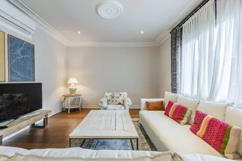 Apartamento de 4 dormitorios en venta en Barcelona, Cataluña, Spain № 1638 - foto 3
