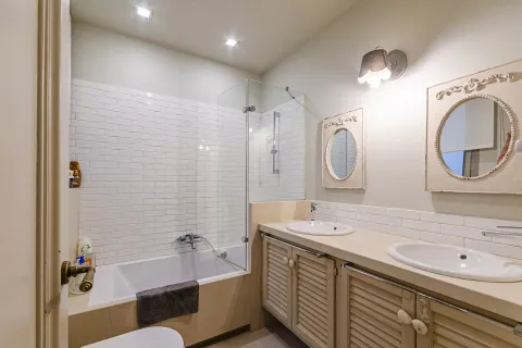 Apartamento de 4 dormitorios en venta en Barcelona, Cataluña, Spain № 1638 - foto 23