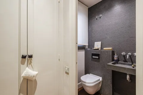 Apartamento de 4 dormitorios en venta en Barcelona, Cataluña, Spain № 1638 - foto 26