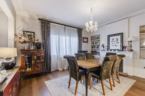 Apartamento de 4 dormitorios en venta en Barcelona, Cataluña, Spain № 1638 - foto 6