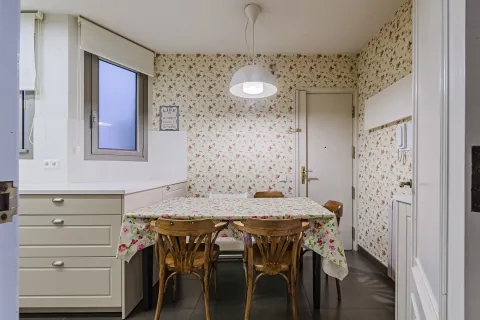 Apartamento de 4 dormitorios en venta en Barcelona, Cataluña, Spain № 1638 - foto 8