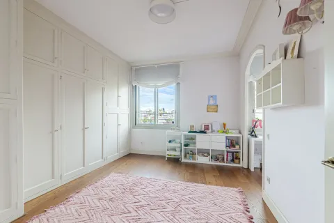 Apartamento de 4 dormitorios en venta en Barcelona, Cataluña, Spain № 1638 - foto 20