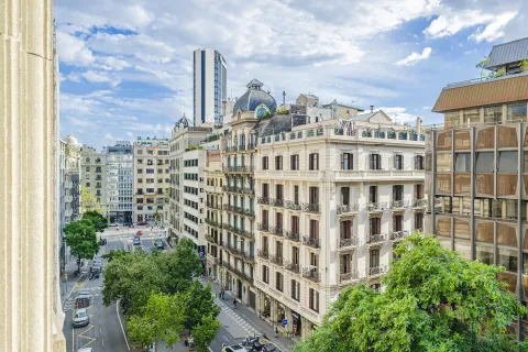 Apartamento de 4 dormitorios en venta en Barcelona, Cataluña, Spain № 1638 - foto 28
