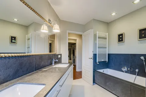 Apartamento de 4 dormitorios en venta en Barcelona, Cataluña, Spain № 1638 - foto 18