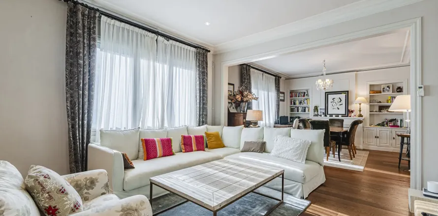Apartamento de 4 dormitorios en venta en Barcelona, Cataluña, Spain № 1638