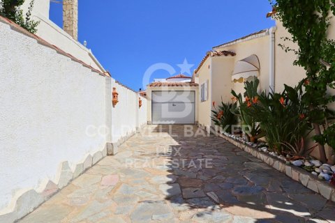 Сasa de 5 dormitorios en venta en Empuriabrava, Gerona, Cataluña, Spain № 5907 - foto 22