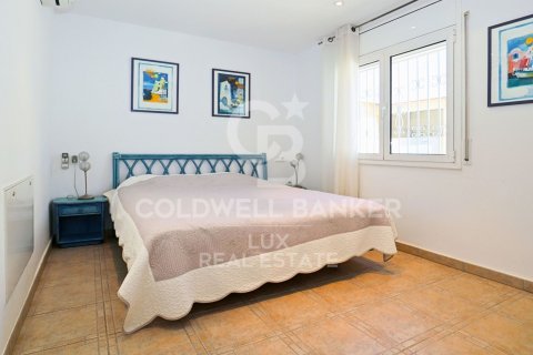 Сasa de 5 dormitorios en venta en Empuriabrava, Gerona, Cataluña, Spain № 5907 - foto 16