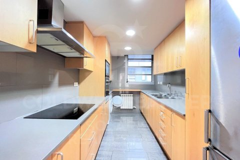 Купить квартиру в Барселона, Испания с 3 спальни, 126м², № 5905 - фото 13