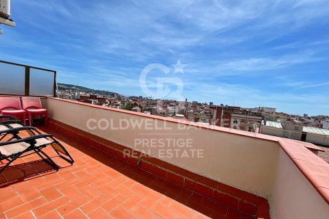 Ático de 2 dormitorios en venta en Barcelona, Cataluña, Spain № 5904 - foto 4