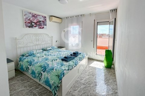 Ático de 2 dormitorios en venta en Barcelona, Cataluña, Spain № 5904 - foto 9
