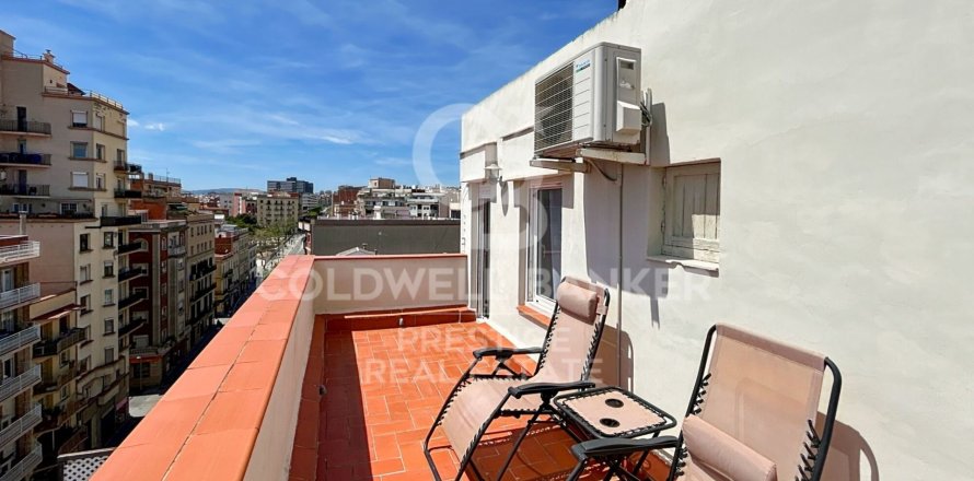 Ático de 2 dormitorios en venta en Barcelona, Cataluña, Spain № 5904