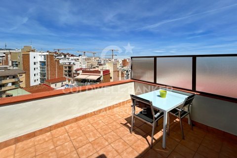 Ático de 2 dormitorios en venta en Barcelona, Cataluña, Spain № 5904 - foto 3