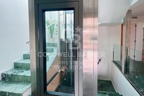 Ático de 5 dormitorios en venta en Barcelona, Cataluña, Spain № 5906 - foto 7
