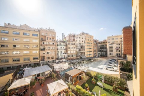 Apartamento de 4 dormitorios en venta en Barcelona, Cataluña, Spain № 5425 - foto 11