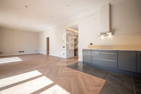 Apartamento de 4 dormitorios en venta en Barcelona, Cataluña, Spain № 5425 - foto 6