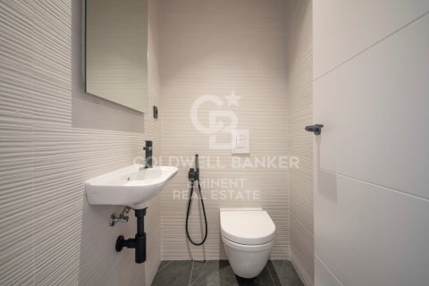 Apartamento de 4 dormitorios en venta en Barcelona, Cataluña, Spain № 5425 - foto 21