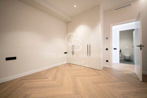 Apartamento de 4 dormitorios en venta en Barcelona, Cataluña, Spain № 5425 - foto 20