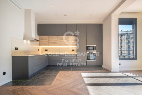 Apartamento de 4 dormitorios en venta en Barcelona, Cataluña, Spain № 5425