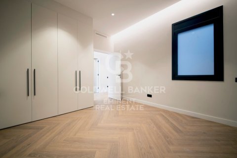 Apartamento de 4 dormitorios en venta en Barcelona, Cataluña, Spain № 5425 - foto 19