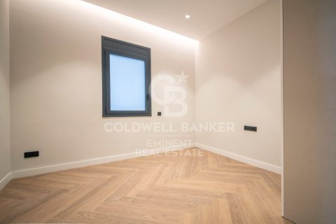Apartamento de 4 dormitorios en venta en Barcelona, Cataluña, Spain № 5425 - foto 23