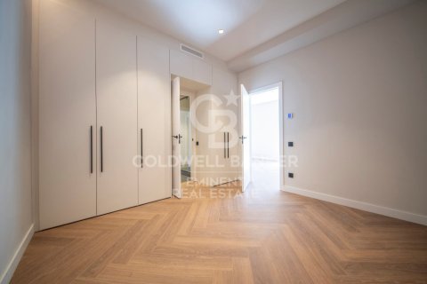 Apartamento de 4 dormitorios en venta en Barcelona, Cataluña, Spain № 5425 - foto 14