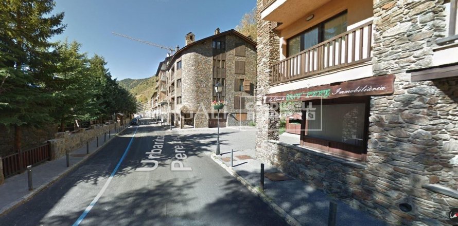 300 m² commercial property à vendre à Principado De Andorra (Ninguna Poblacion Tiene C.P.), Lleida, Catalonia, Spain № 5770