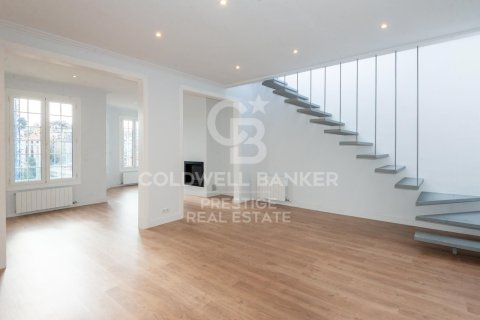 Ático de 3 dormitorios en venta en Barcelona, Cataluña, Spain № 5774