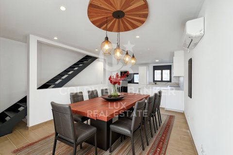 Сasa de 4 dormitorios en venta en Empuriabrava, Gerona, Cataluña, Spain № 5775 - foto 5