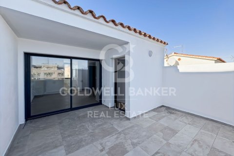 Сasa de 4 dormitorios en venta en Empuriabrava, Gerona, Cataluña, Spain № 5775 - foto 11