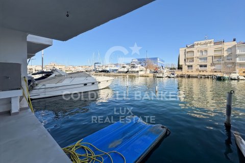 Сasa de 4 dormitorios en venta en Empuriabrava, Gerona, Cataluña, Spain № 5775 - foto 20
