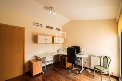 Ático de 4 dormitorios en venta en Castelldefels, Barcelona, Cataluña, Spain № 8623 - foto 17