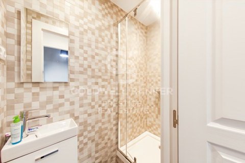 Apartamento de 5 dormitorios en venta en Barcelona, Cataluña, Spain № 7936 - foto 16
