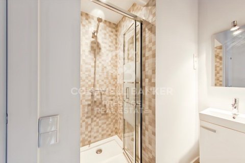 Apartamento de 5 dormitorios en venta en Barcelona, Cataluña, Spain № 7936 - foto 23