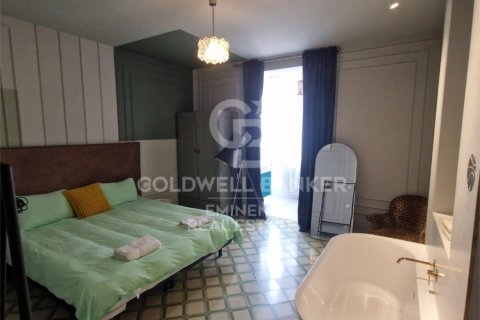 Apartamento de 3 dormitorios en venta en Barcelona, Cataluña, Spain № 7939 - foto 8