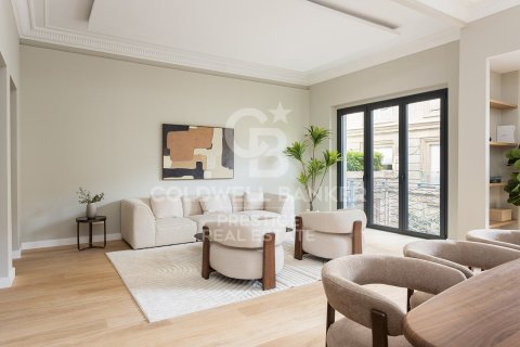 Купить квартиру в Барселона, Испания с 5 спален, 224м², № 7942 - фото 28